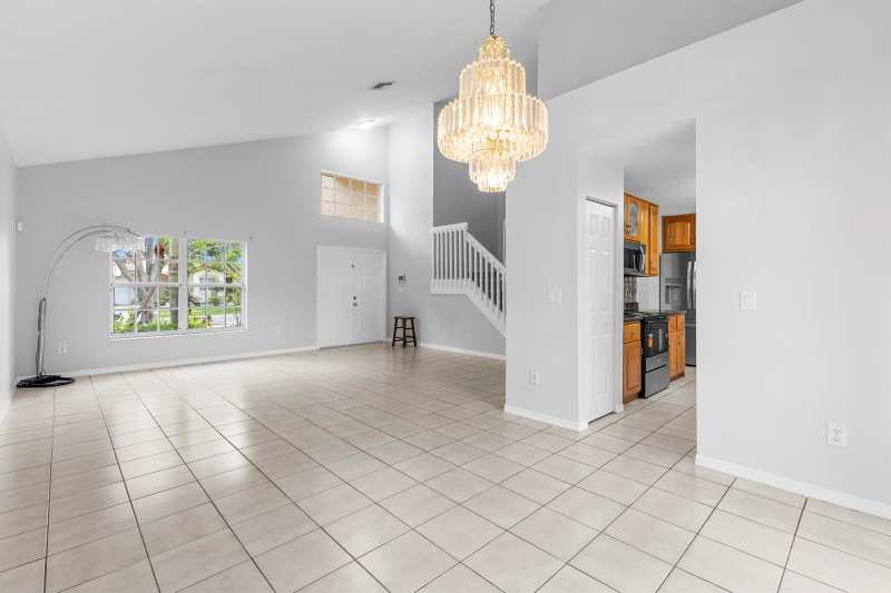 245 Via Milan Terrace, Davie FL 33325
