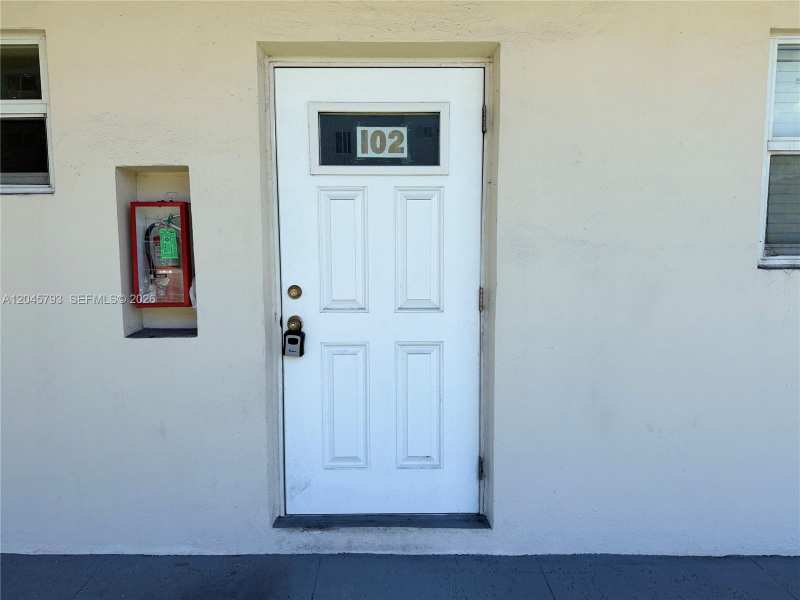 13215 NE 6th Ave # 102, North Miami FL 33161