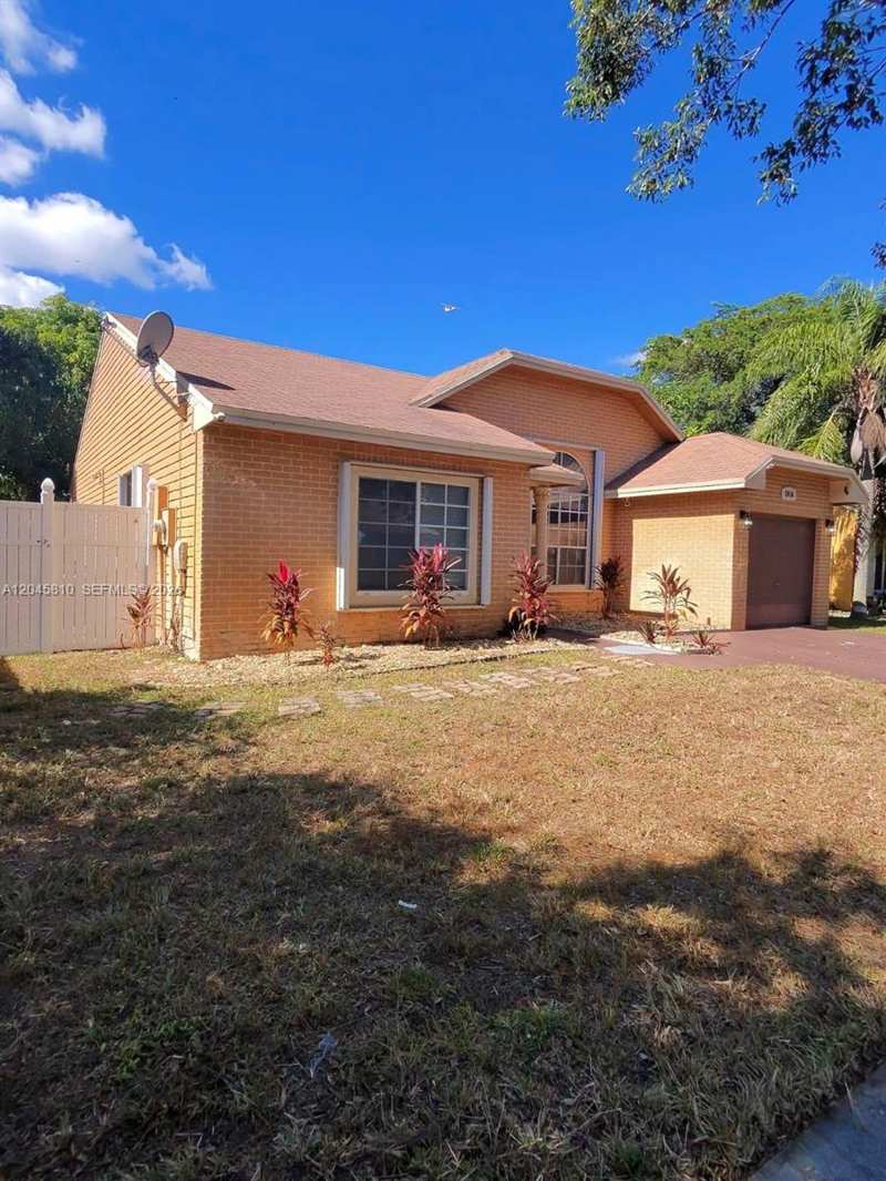 1430 SW 85th Ter # 1430, Pembroke Pines FL 33025