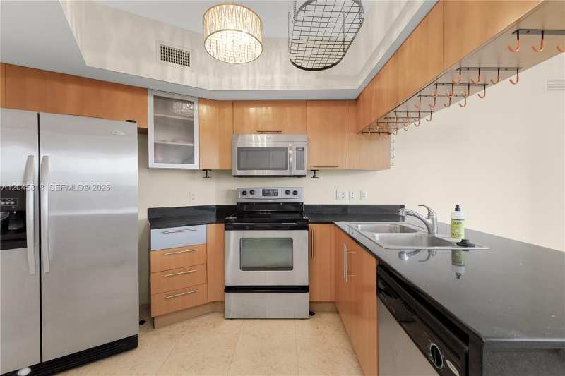 1750 N Bayshore Dr # 2414, Miami FL 33132