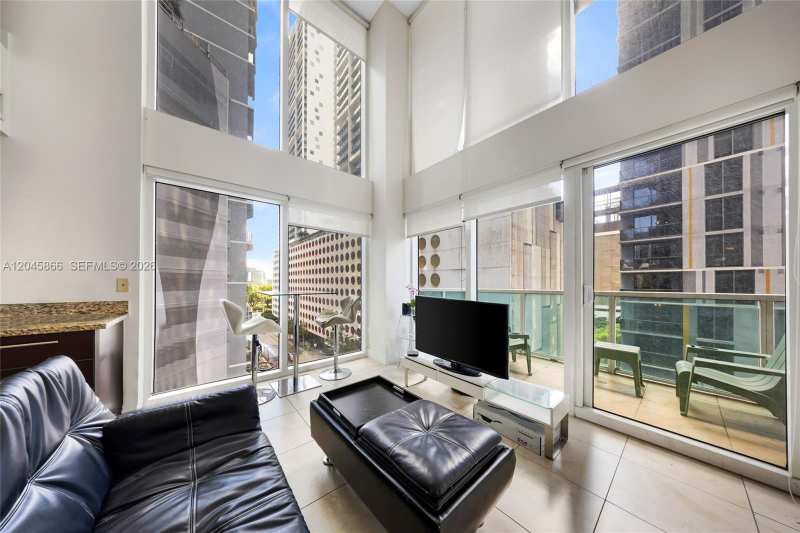 41 SE 5th St # 502, Miami FL 33131