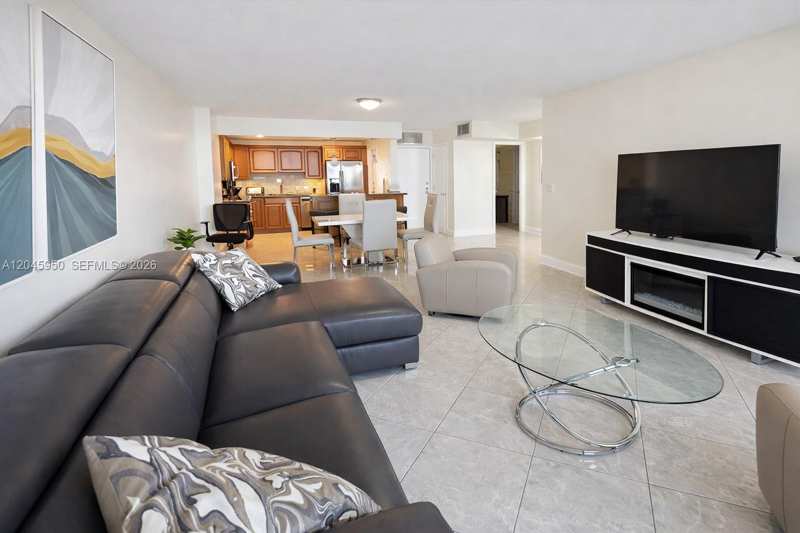 2101 S Ocean Dr # 606, Hollywood FL 33019