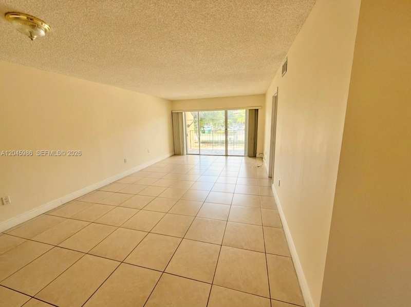 1975 W 44th Pl # 203, Hialeah FL 33012