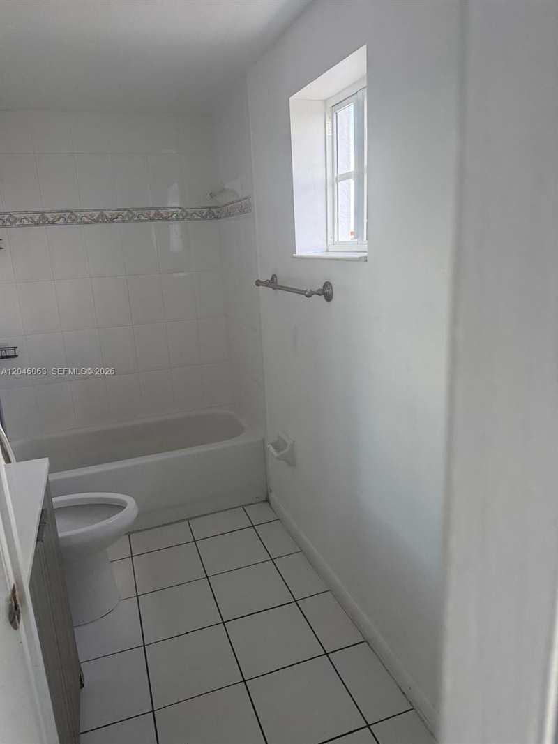 21 E 3rd St # 405, Hialeah FL 33010