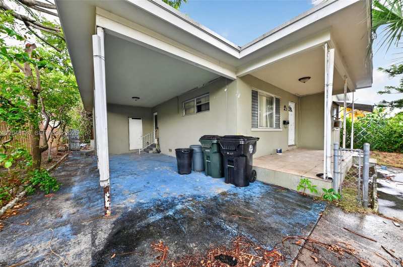 914 N K St, Lake Worth FL 33460
