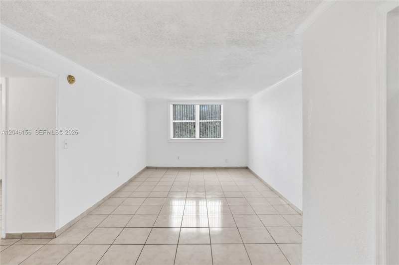 606 W 81st St # 323, Hialeah FL 33014