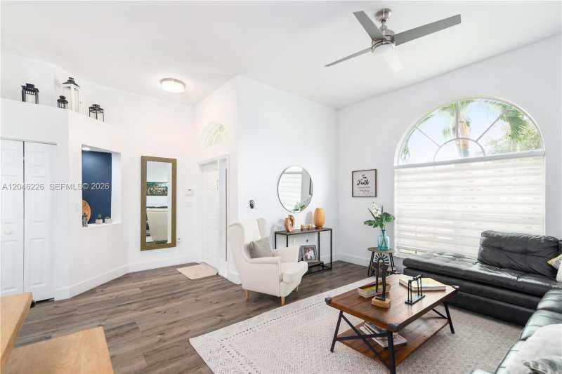 14275 NW 18th Pl, Pembroke Pines FL 33028