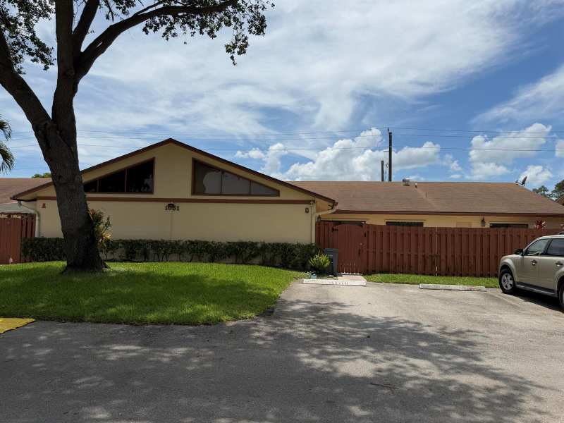 1051 Summit Place Circle # D, West Palm Beach FL 33415