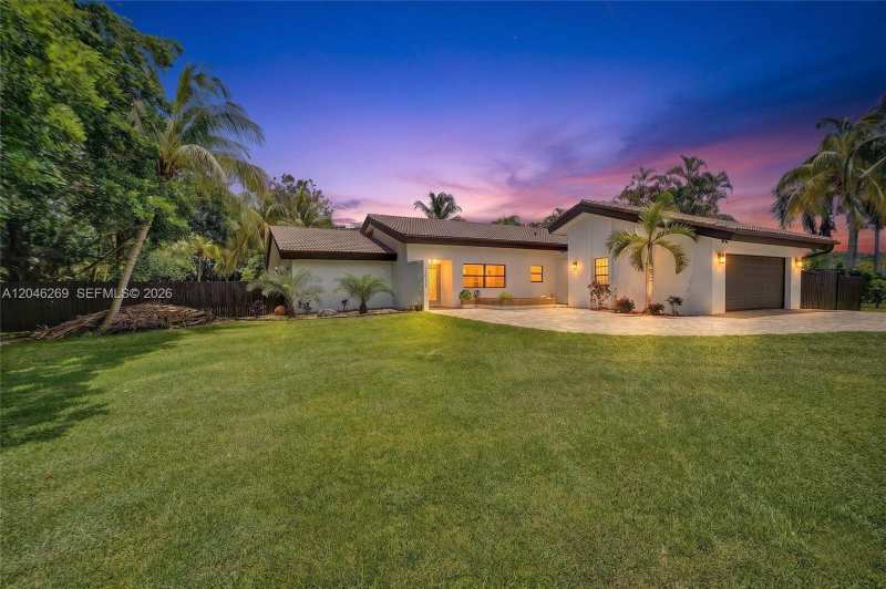 11460 SW 1st Ct, Plantation FL 33325