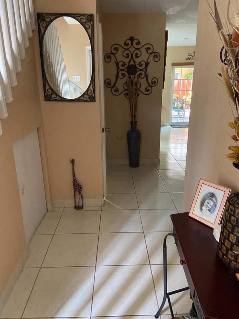 8752 NW 107th Terrace # 8752, Hialeah Gardens FL 33018