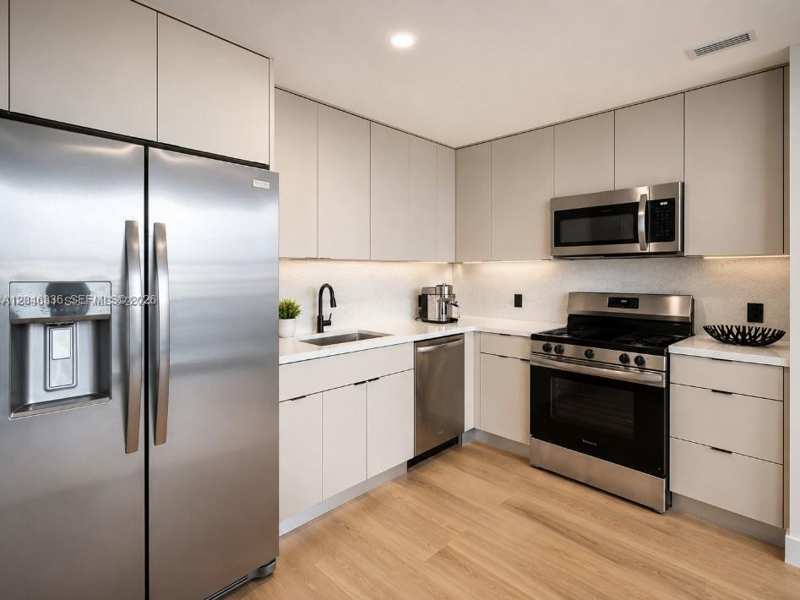 300 S Biscayne Blvd # 1503, Miami FL 33131