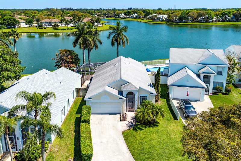 29 Swallow Drive, Boynton Beach FL 33436