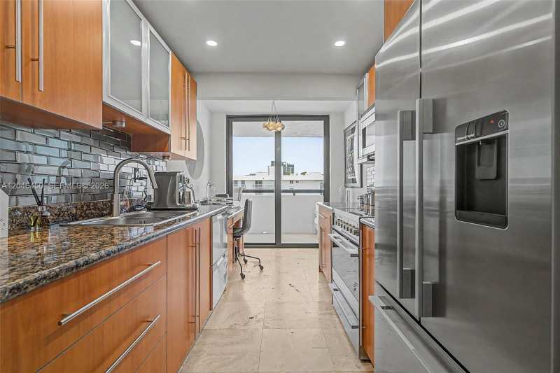 2555 Collins Ave # 1814, Miami Beach FL 33140