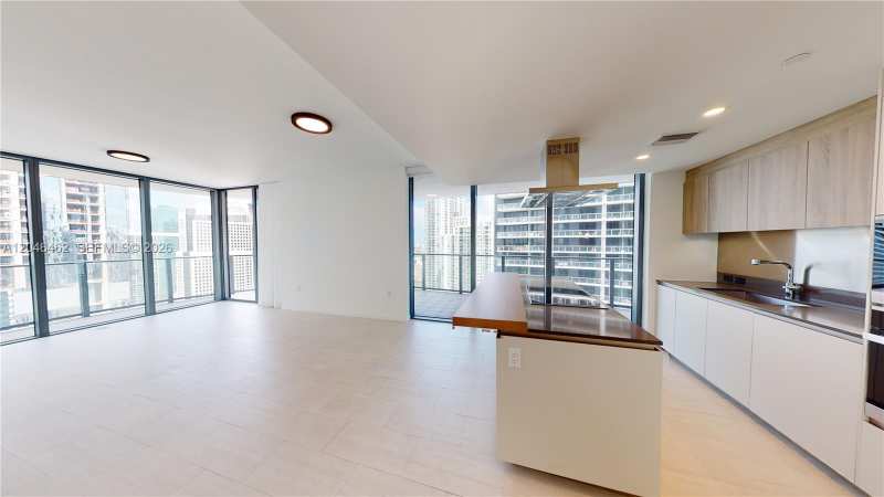 1000 Brickell Plaza # 3915, Miami FL 33131