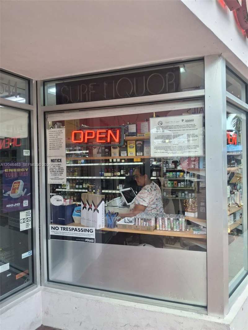 Washington Ave, Miami Beach FL 33139