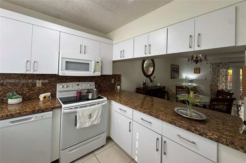 2365 W 74th St, Hialeah FL 33016