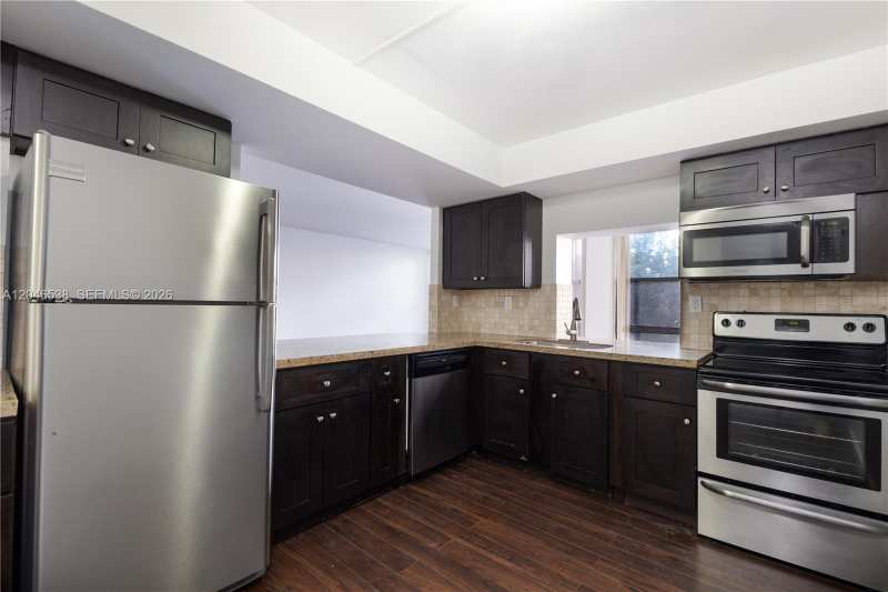 1000 Parkview Dr # 302, Hallandale Beach FL 33009