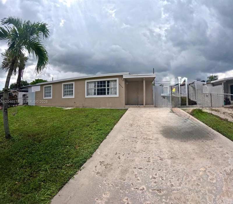 5720 SW 38th Ct # 5720, Davie FL 33314