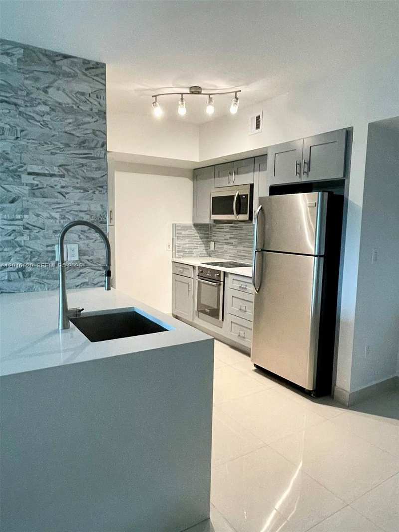1723 SW 2nd Ave # 801, Miami FL 33129