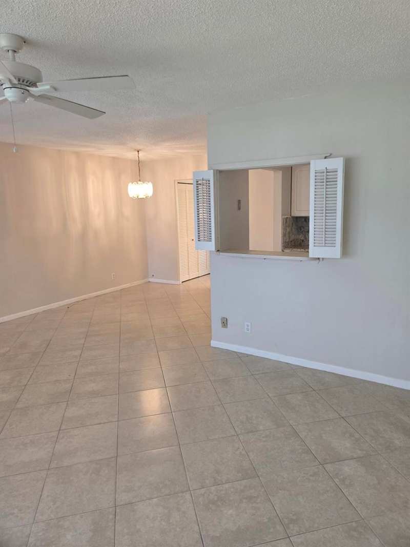 99 Salisbury E, West Palm Beach FL 33417