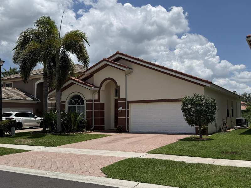 9084 Silver Glen Way, Lake Worth FL 33467