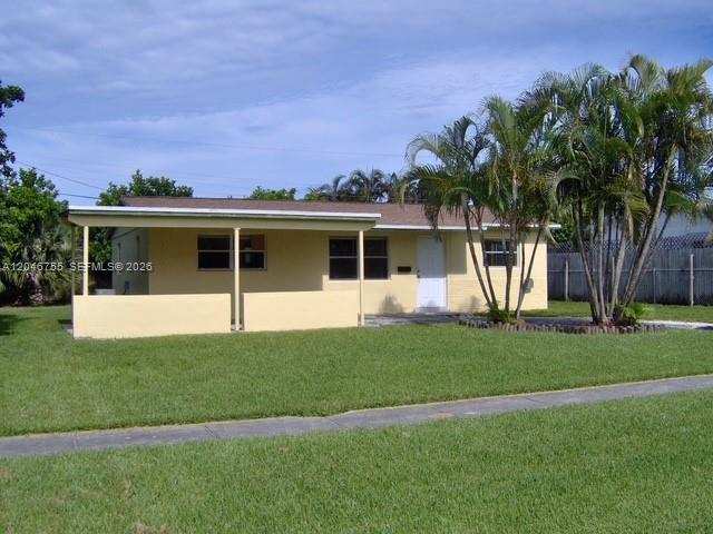 12096 Dolphin Dr, Palm Beach Gardens FL 33410