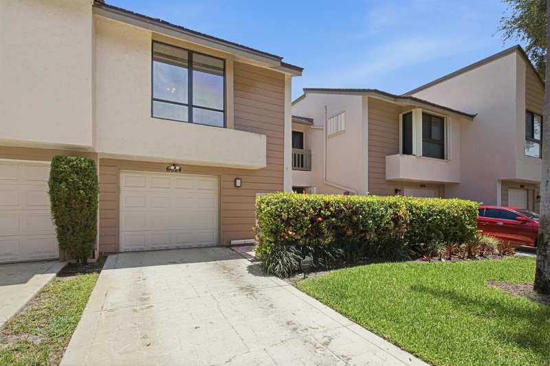 6024 Glendale Drive, Boca Raton FL 33433