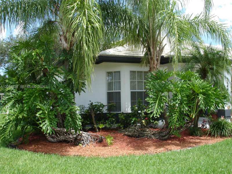 2444 Stonegate Dr, Wellington FL 33414
