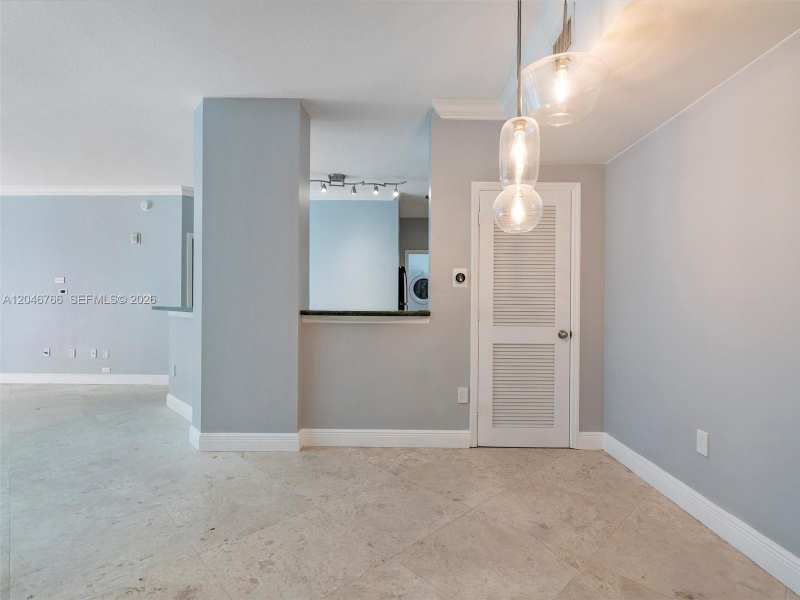 9172 Collins Ave # 216, Surfside FL 33154