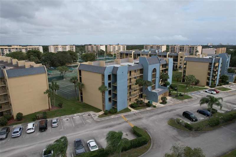 2788 Tennis Club Drive # 101, West Palm Beach FL 33417
