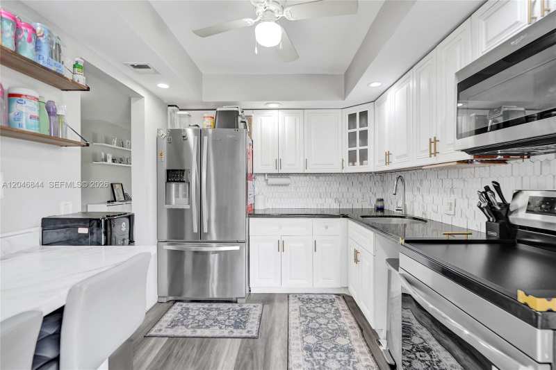 2651 S Course Dr # 410, Pompano Beach FL 33069