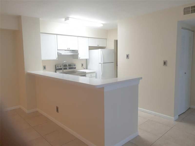 520 S Park Road # 12, Hollywood FL 33021