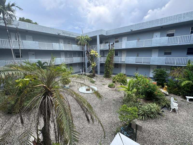 1725 W 60th St # F222, Hialeah FL 33012