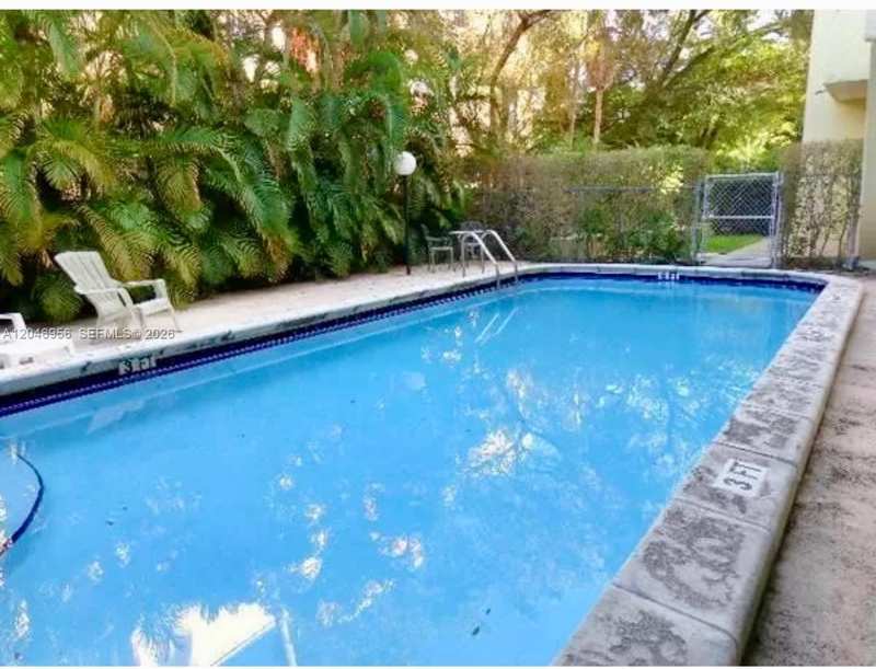 5839 SW 74th Ter # 104, South Miami FL 33143