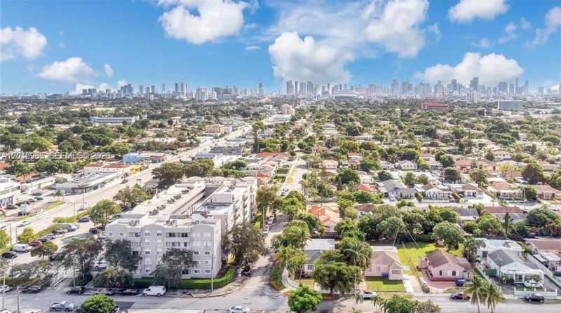 521 NW 33rd Ave # 1, Miami FL 33125