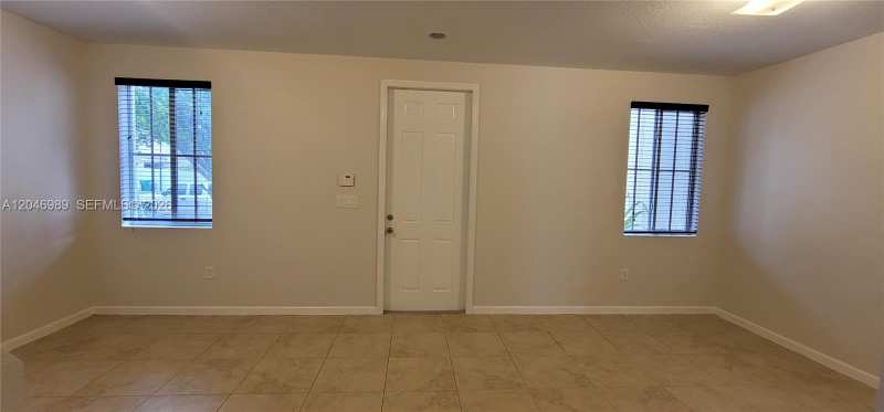 27300 SW 140th Psge, Homestead FL 33032