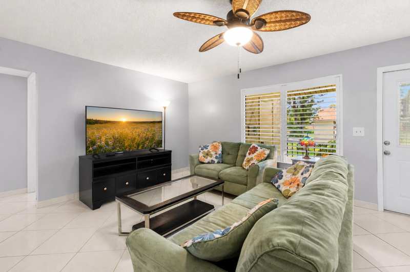 317 Knotty Pine Circle # 2, FL 33463