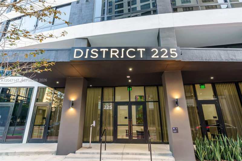 225 N Miami Ave # 1107, Miami FL 33128