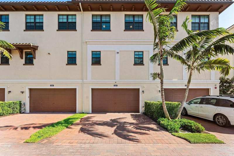 5251 Beckman Terrace, Palm Beach Gardens FL 33418
