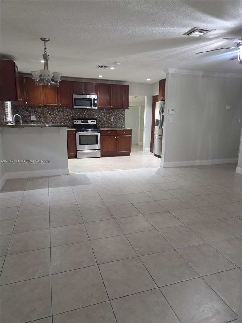 6118 Royal Palm Blvd, Margate FL 33063