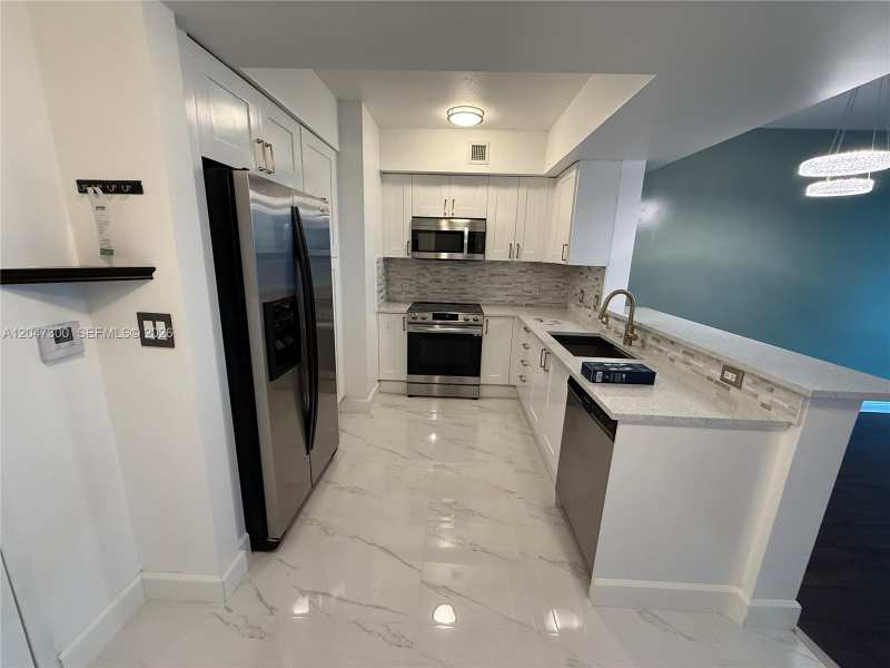 1745 E Hallandale Beach Blvd # 304W, Hallandale Beach FL 33009