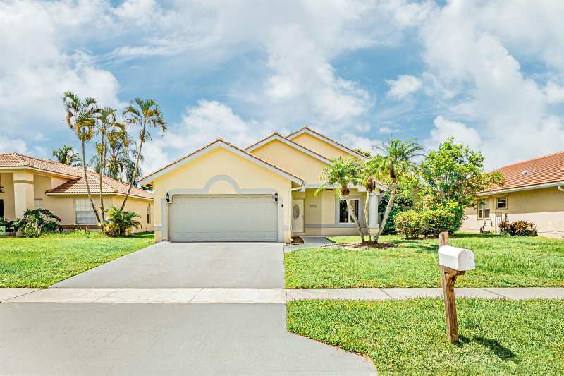 5148 Rosen Boulevard, Boynton Beach FL 33472
