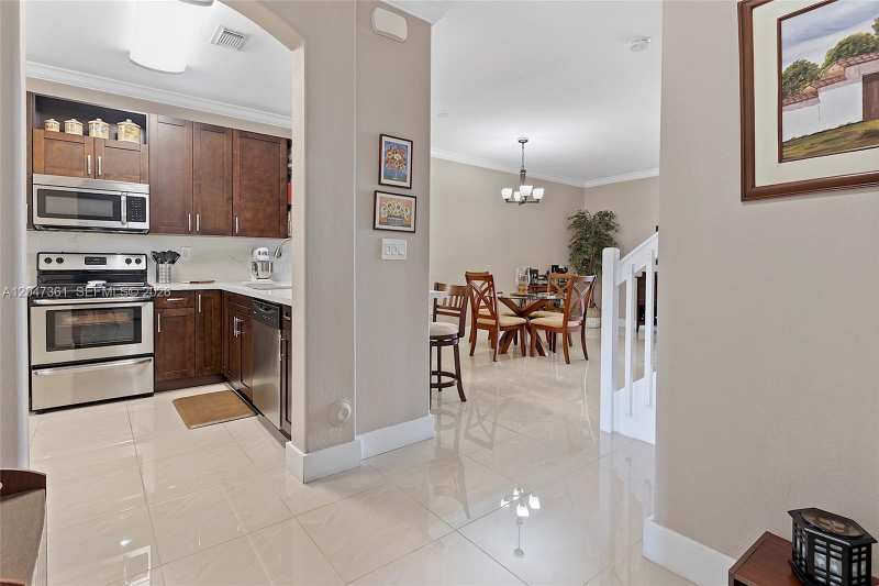 15262 SW 91st Ln, Miami FL 33196