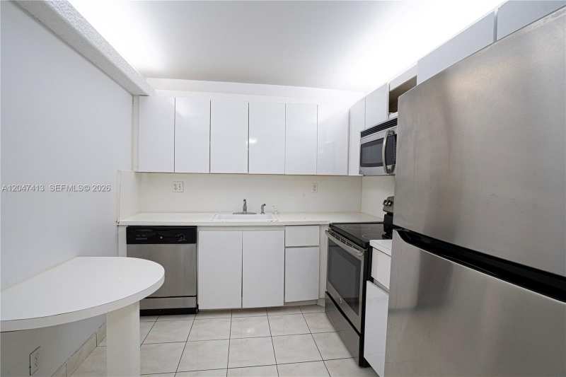 600 Three Islands Blvd # 316, Hallandale Beach FL 33009