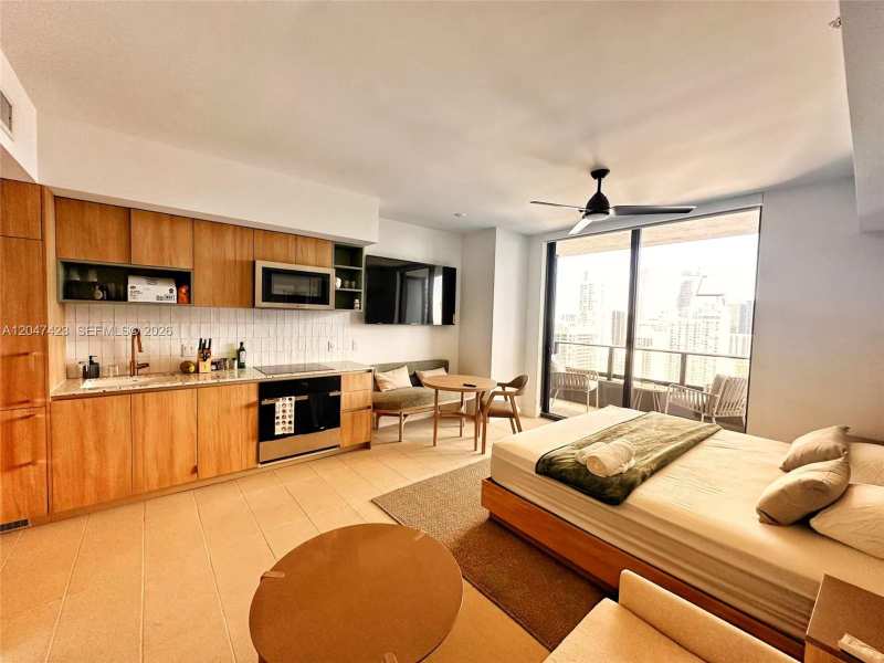 159 NE 6th St # 3212, Miami FL 33132