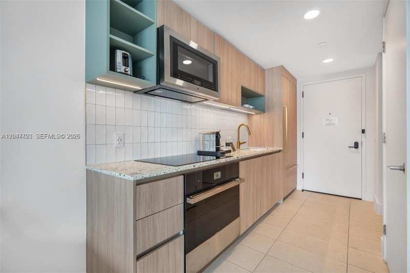 159 NE 6th St # 3212, Miami FL 33132