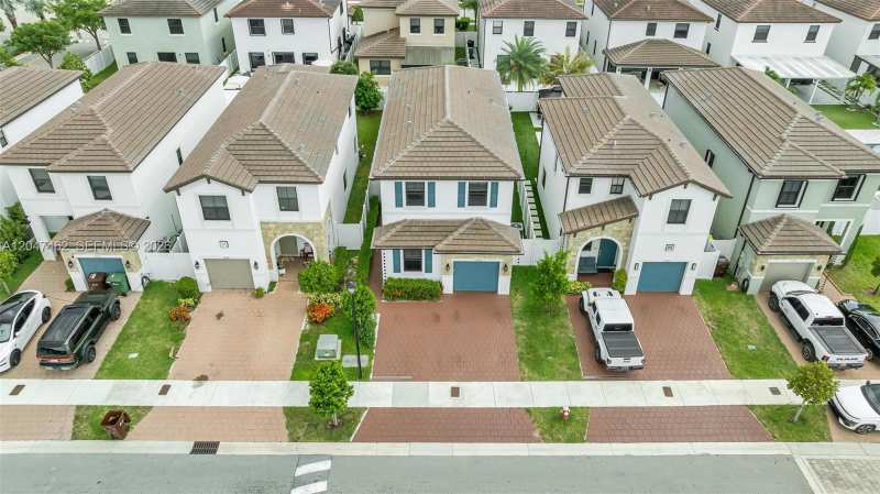 3538 W 108th St, Hialeah FL 33018
