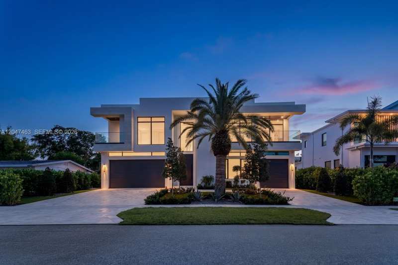 1051 NE 2nd Ter, Boca Raton FL 33432