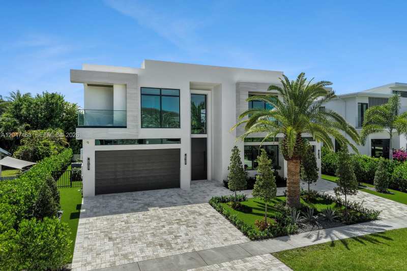 1051 NE 2nd Ter, Boca Raton FL 33432