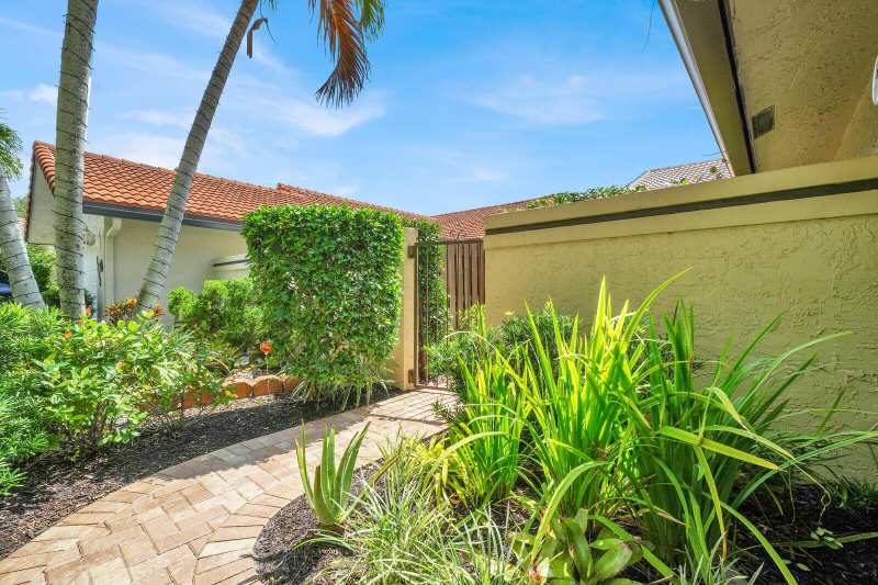 1735 NW 21st Court, Delray Beach FL 33445